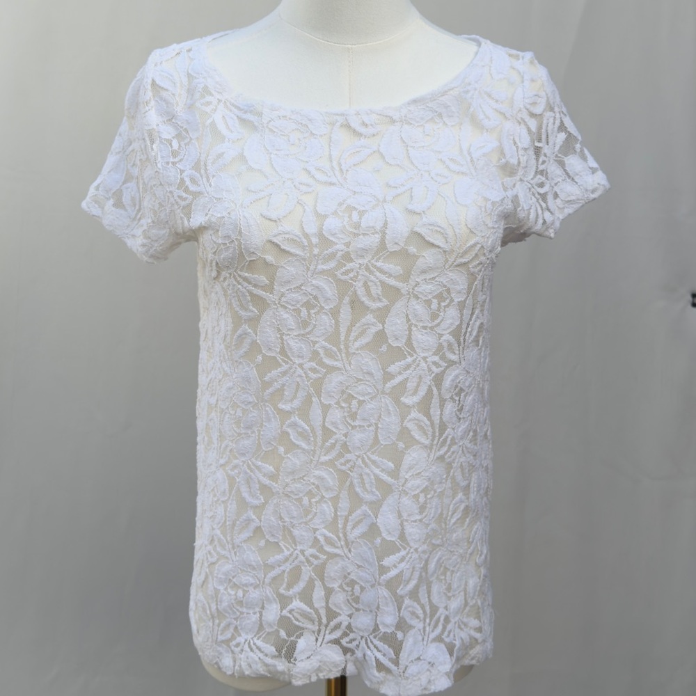 The Arte by Zenana White Floral Lace Sheer Layer Top / Size Small